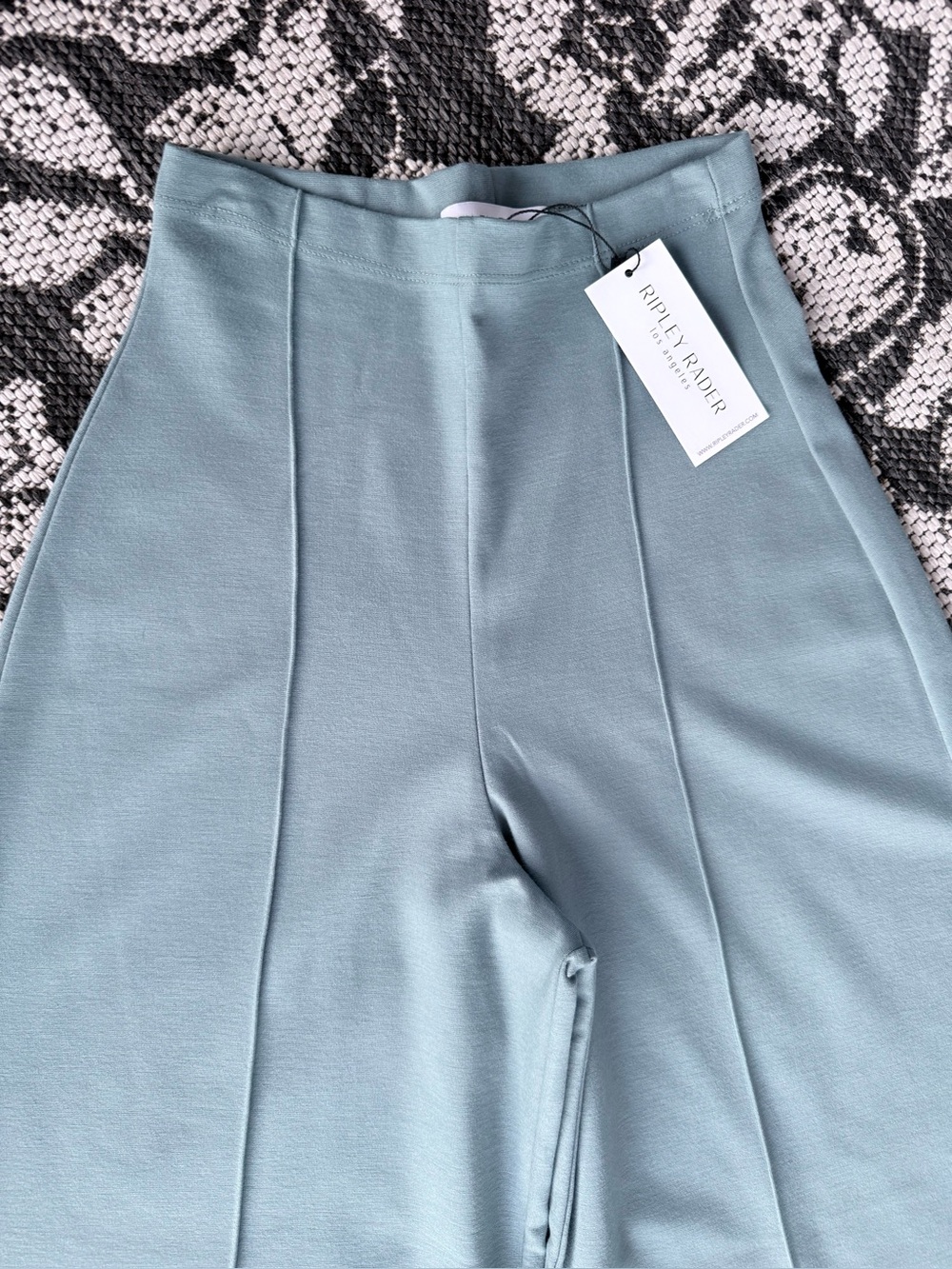 NWT Ripley Rader Sea Blue Ponte Wide Leg Cropped Pants Size 2 Inseam 27.5 inches - Picture 2 of 6